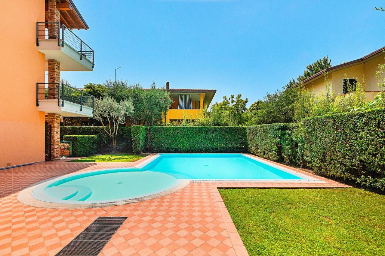 Annamaria 9 Apartment By Wonderful Italy シルミオーネ エクステリア 写真